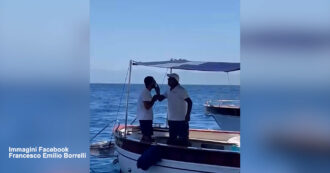 Copertina di Lite tra barcaioli all’ingresso della Grotta Azzurra di Capri, la video-denuncia di Borrelli: “Episodi ogni giorno”