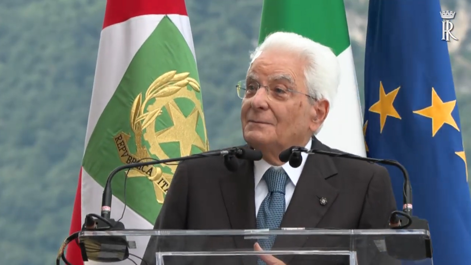 Mattarella: “Si spara sui luoghi di preghiera e su chi ha fame e sete, si rischia una spirale d’odio” Mattarella: “Si spara sui luoghi di preghiera e su chi ha fame e sete, si rischia una spirale d’odio”