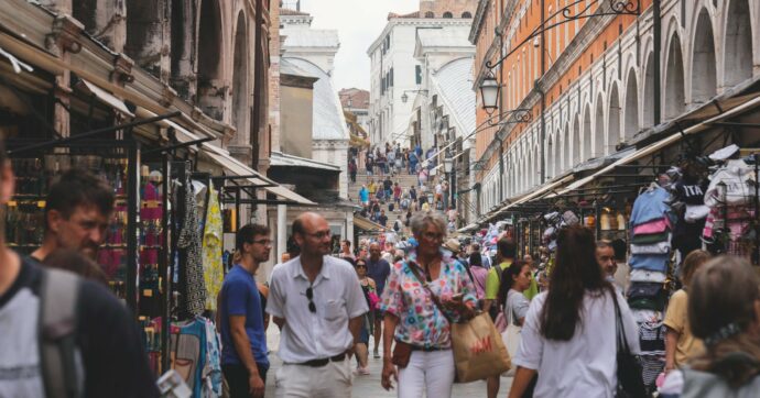 Venezia: picchiano un “borseggiatore”, invece è un turista. “Serve più presidio”