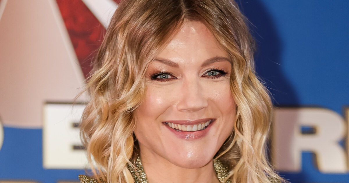 “Sono stata vittima di bullismo perché ero alta e magra. Ho vissuto in Russia circondata dal filo spinato. Frizzi mi ha aiutata molto”: lo rivela Natasha Stefanenko