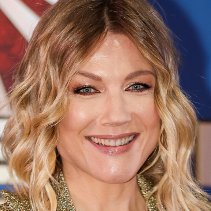 “Sono stata vittima di bullismo perché ero alta e magra. Ho vissuto in Russia circondata dal filo spinato. Frizzi mi ha aiutata molto”: lo rivela Natasha Stefanenko