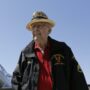 Copertina di Addio a “Papa Jake”, il veterano del D-Day che conquistò TikTok: aveva 102 anni