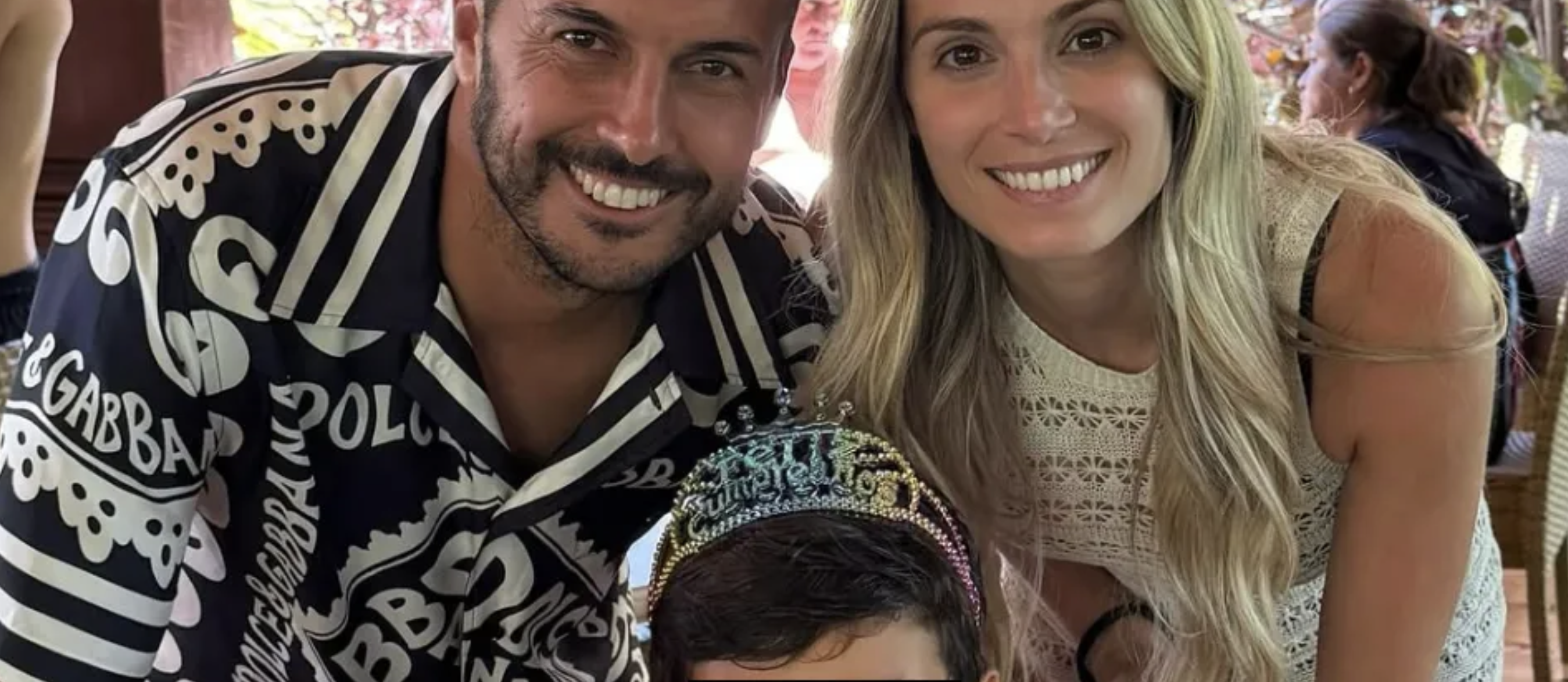 chi diavolo veste suo figlio da ragazza pedro rodriguez insultato perch233 il figlio indossa una coroncina invece 232 un padre affettuoso e esemplare