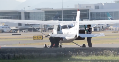 Copertina di “Sono un messaggero inviato per salvare l’umanità dai cambiamenti climatici”: uomo dirotta l’aereo, scatta l’allarme nazionale, catturato e accusato di terrorismo