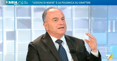 Copertina di Gratteri a La7: “Una parte di Fratelli d’Italia non crede più alla lotta contro le mafie”