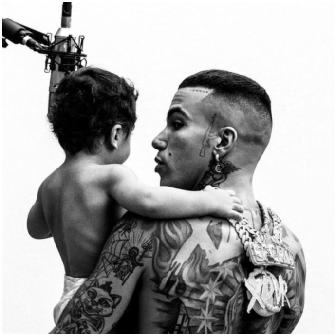 “Voglio che avrai sempre un padre, non come ha fatto il mio”: quando i rapper parlano dei figli dimenticano armi, droga, gioielli e si sciolgono come neve al sole