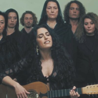 Copertina di La Niña: “Canto il Sud del mondo dove la vita è un privilegio”