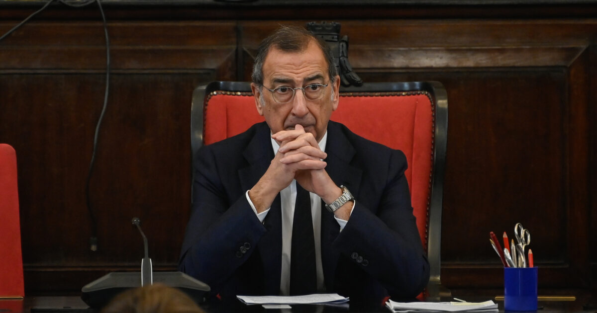 Inchiesta urbanistica Milano, oggi Sala parla in Consiglio: tra richieste di dimissioni e l’intenzione di rimanere in sella