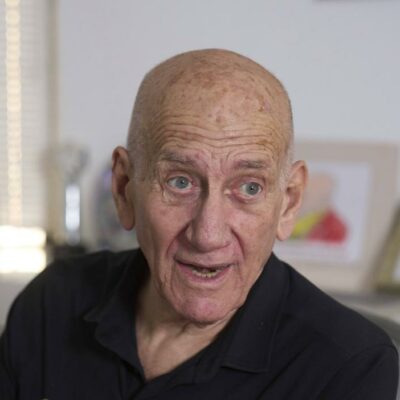 Copertina di Ehud Olmert: “A Rafah un campo di concentramento per dare ai coloni il nord della Striscia”