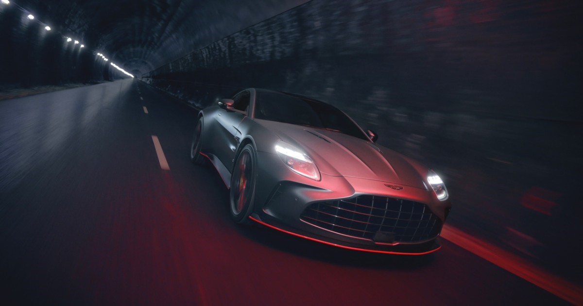 Aston Martin Vantage S, il ritorno del V8 che ruggisce con stile Aston Martin Vantage S, il ritorno del V8 che ruggisce con stile