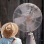 Copertina di L’Italia ribolle per l’ondata di calore: “Durerà giorni, attenzione alle notti tropicali. E c’è il rischio downburst”