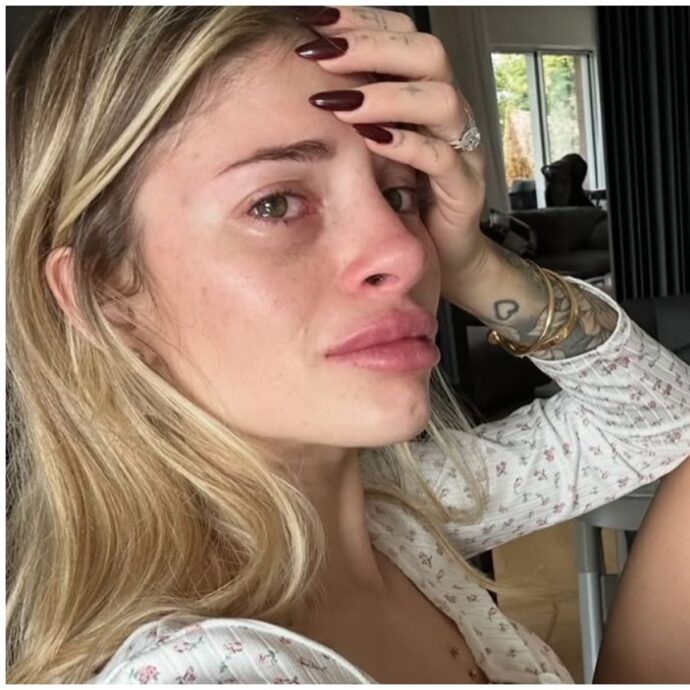 “Ero messa davvero male… Inventavo dolori perché si sa, lo stato mentale ti porta anche a dolori fisici”: Chiara Nasti in lacrime racconta la depressione post partum