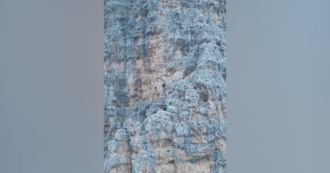 Copertina di Tre alpinisti bloccati sulle Tofane, i soccorsi a 2.800 metri di quota: 12 ore per recuperarli – Video