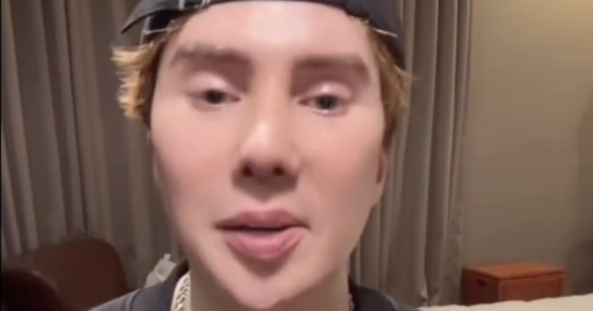 “Ho speso 600mila euro in chirurgia plastica per diventare una donna coreana. Ho trovato Dio e ora torno a essere un uomo”: la storia di Oli London