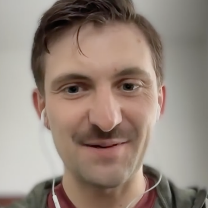 “In volo non stavo bene. Ho pensato al suicidio, mi sono curato e sono tornato a pilotare aerei. I colleghi non parlano per paura”: l’esperienza di Troy Merritt