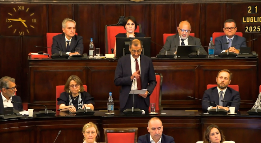 Milano, lite in aula tra il sindaco Sala e il consigliere FdI Marcora: “L’ho segnalato a Meloni”, “Mi minaccia?” Milano, lite in aula tra il sindaco Sala e il consigliere FdI Marcora: “L’ho segnalato a Meloni”, “Mi minaccia?”