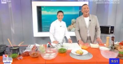 Copertina di “Buona giornata a tutti, mi raccomando, inviatemi le vostre palle”: la gaffe della chef Rosanna Marziale e la reazione di Alessandro Greco