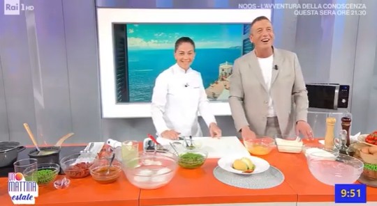 “Buona giornata a tutti, mi raccomando, inviatemi le vostre palle”: la gaffe della chef Rosanna Marziale e la reazione di Alessandro Greco “Buona giornata a tutti, mi raccomando, inviatemi le vostre palle”: la gaffe della chef Rosanna Marziale e la reazione di Alessandro Greco