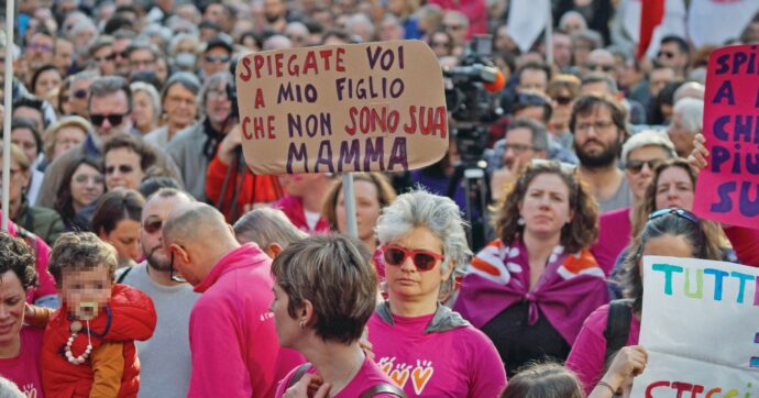 Coppie di madri, entrambe possono avere il congedo