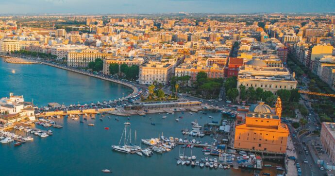 “Smettete di sporcare”: picchiati in spiaggia