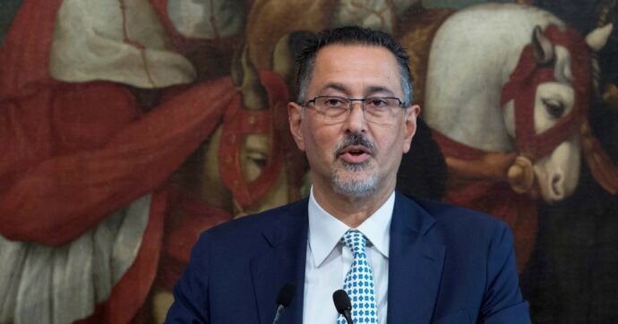 L’ex governatore calendiano Pittella si è fatto in tre: presidente, urologo e “giovane” tirocinante