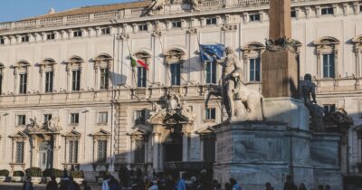 Copertina di La Consulta: “Pochi sei mesi per i licenziamenti illegittimi”
