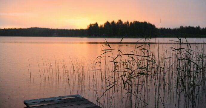 Abruzzo, il Tar dà ragione agli ambientalisti. “Il lago di Capodacqua è un habitat naturale. No a opere a fini turistici”