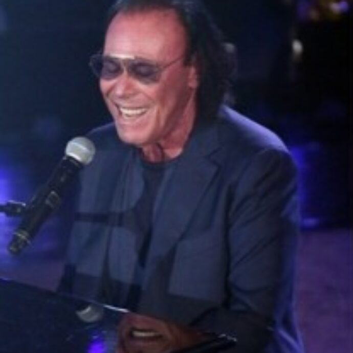 “Chok è volato in cielo, ma la mia anima è piena del suo amore… e del mio”: è morto il cane di Antonello Venditti