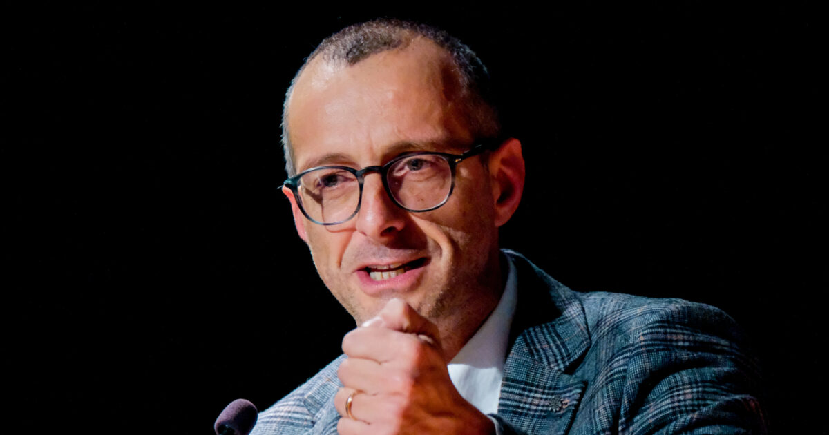 matteo ricci indagato in affidopoli 232 il candidato pd alle regionali nelle marche