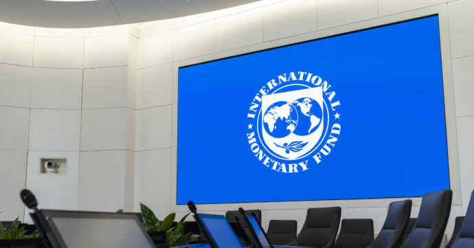 La pagellina Fmi all’Italia: “Bene i conti pubblici ma il debito deve continuare a scendere”