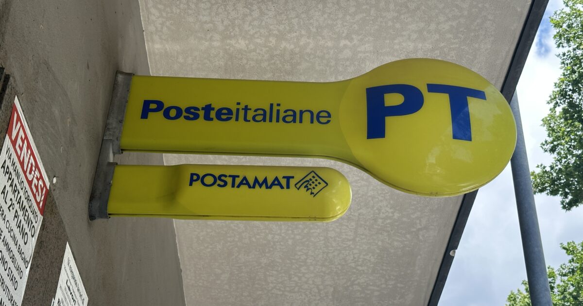 poste italiane utili a 12 miliardi nel primo semestre e revisione al rialzo dei target 2025