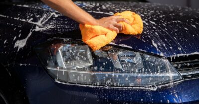 Copertina di Lavare l’auto in estate? Non solo estetica, ma anche sicurezza e manutenzione