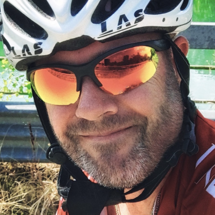 È morto Marco Dionigi, il disk jockey è stato il pioniere delle serate all’Alter Ego e al Mazoom: “Adesso fai sentire la tua musica agli angeli”