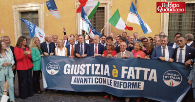 Copertina di “Un sogno che si trasforma in realtà”: il centrodestra brinda alla separazione delle carriere nel nome di Berlusconi