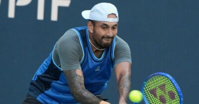 Copertina di Kyrgios, troppi podcast e pochi allenamenti: il ritorno in campo a Washington (con sonora sconfitta) dura solo 58′