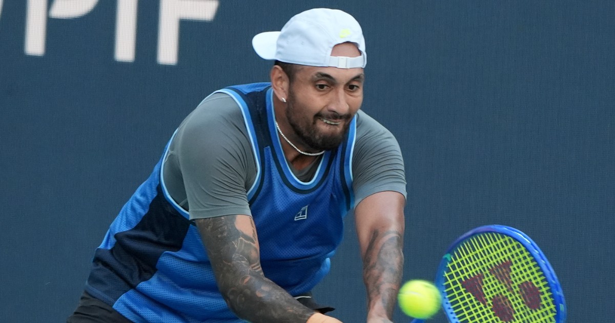 Kyrgios, troppi podcast e pochi allenamenti: il ritorno in campo a Washington (con sonora sconfitta) dura solo 58? Kyrgios, troppi podcast e pochi allenamenti: il ritorno in campo a Washington (con sonora sconfitta) dura solo 58?