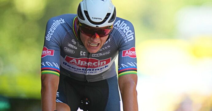 Choc al Tour, Van der Poel si ritira all’improvviso per una polmonite: “Sembrava un comune raffreddore”