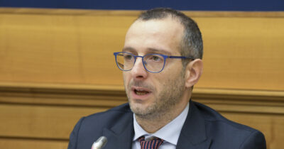 Copertina di Indagine Pesaro, sono 24 gli avvisi di garanzia: ipotesi di corruzione sugli affidamenti del Comune