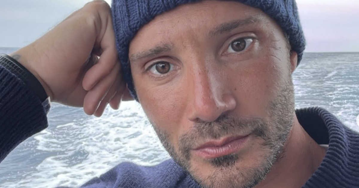 “Come ho fatto a seminare spesso i paparazzi? Da 15 anni i fotografi mi seguono. Se mi fotografano, è perché lascio liberi gli ormeggi”: così Stefano De Martino