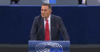Ue, eurodeputato minaccia azioni legali contro von der Leyen: “False le accuse di ingerenza di Mosca sulla mozione di sfiducia”