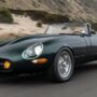 Copertina di Nati poveri, condannati a guardare un sogno chiamato Jaguar E-Type GTO – FOTO