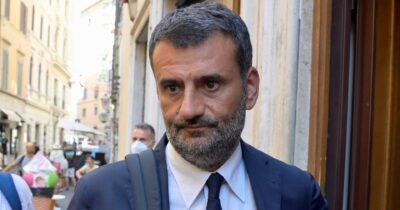 Copertina di Emiliano, guai con l’Anac. Riunione dem senza Decaro