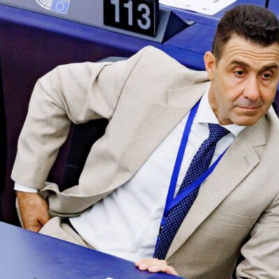 Copertina di Vannacci baby-pensionato a 56 anni: “Sì, ma ho diritto”