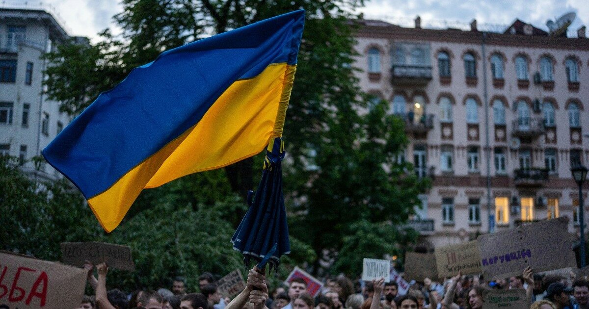 L’Ucraina approva una legge che indebolisce le agenzie anticorruzione. Von der Leyen a Zelensky: “Vogliamo spiegazioni” L’Ucraina approva una legge che indebolisce le agenzie anticorruzione. Von der Leyen a Zelensky: “Vogliamo spiegazioni”