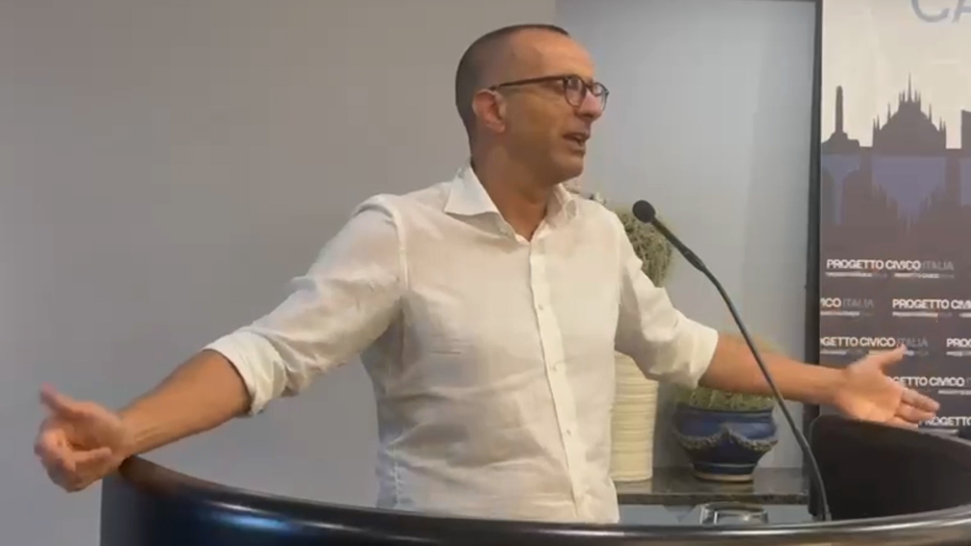 Regionali Marche, Matteo Ricci tira dritto dopo l’inchiesta: “Pensano di intimorirmi. Per la destra sarà un boomerang” Regionali Marche, Matteo Ricci tira dritto dopo l’inchiesta: “Pensano di intimorirmi. Per la destra sarà un boomerang”
