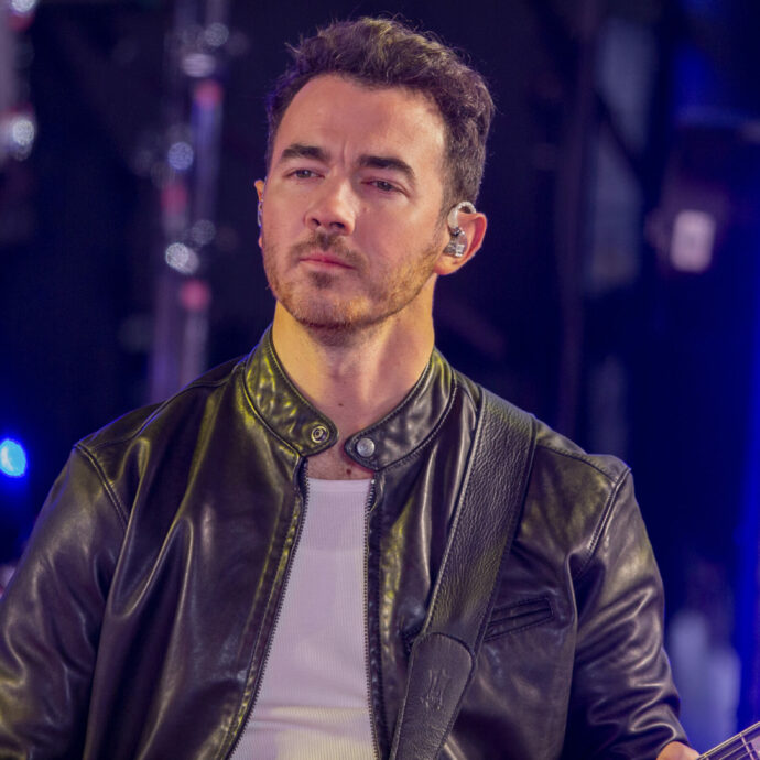 “Dopo lo stop dei Jonas Brothers ho perso gran parte dei miei soldi, ho fatto investimenti immobiliari e societari fallimentari”: lo confessa Kevin