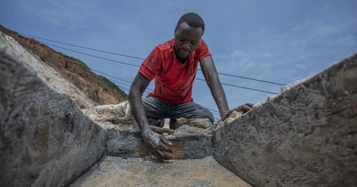 Gli Usa mettono le mani sui giacimenti del Congo: intesa tra Kinshasa e il colosso Kobold. Soldi anche da Bill Gates e Bezos