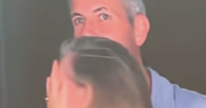 Gaza:  le storie di 3  piccoli  senza cibo   (però sono  71mila)  – Testimoni contro  le mafie: “Lo Stato  rivela chi siamo”  – Kiev: 48 deputati  contro Zelensky,  che fa dietrofront – Sbatti gli amanti  sui social e facci  pure  la pubblicità  – Il M5S deciderà su Ricci quando sarà interrogato