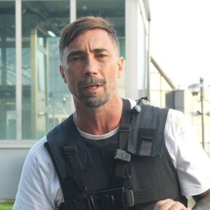 “Se lo spacciatore mi vuole uccidere, bene, così in quel posto faranno pulizia. Saltavo con la bici per farmi notare dalle donne più grandi”: parla Vittorio Brumotti