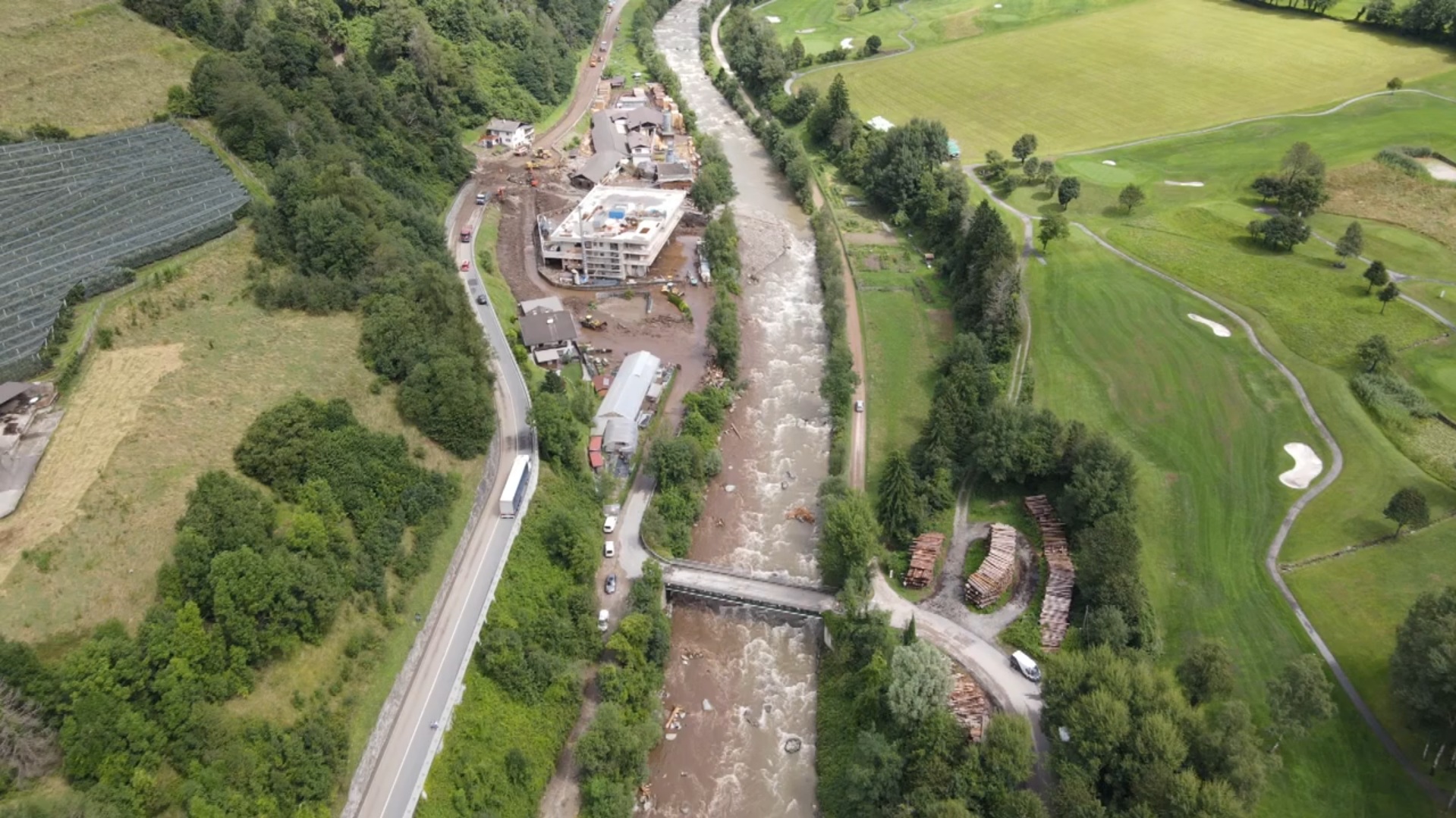 Alluvione in Alto Adige, frane e smottamenti in Val Passiria: i danni visti dal drone – Video